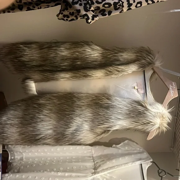 Skies are Blue fur coat - Picture 2 of 4